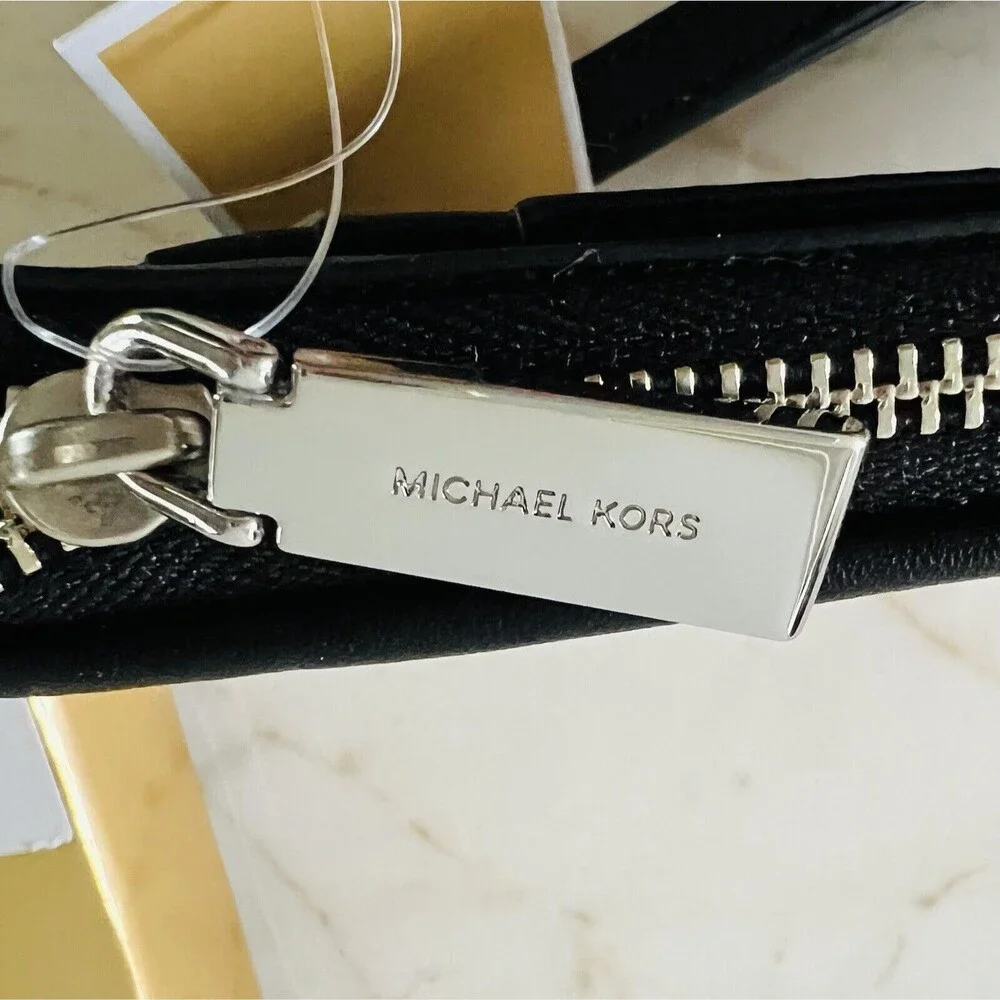 MICHAEL KORS Jet Set Black Cream Leather Small Coin Purse Card Wallet Wristlet